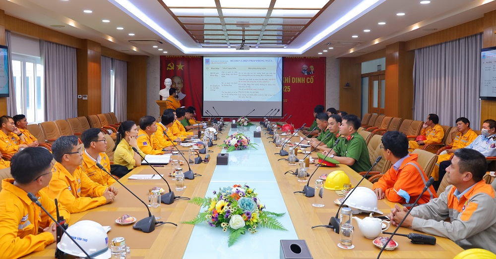 1.-hop-cac-luc-luong.jpg