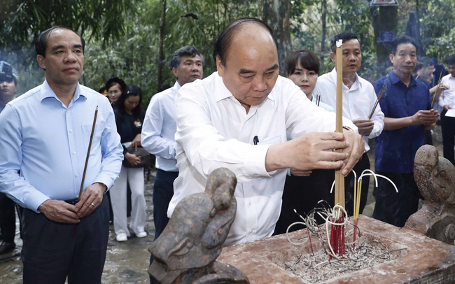 Chủ tịch nước dâng hương tại Khu di tích Quốc gia đặc biệt Tân Trào - Ảnh 1.