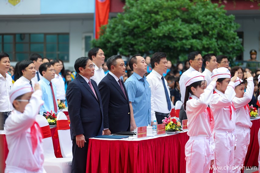 Chùm ảnh: Thủ tướng Phạm Minh Chính dự Lễ Khai giảng năm học mới - Ảnh 6. Chùm ảnh: Thủ tướng Phạm Minh Chính dự Lễ Khai giảng năm học mới - Ảnh 6.