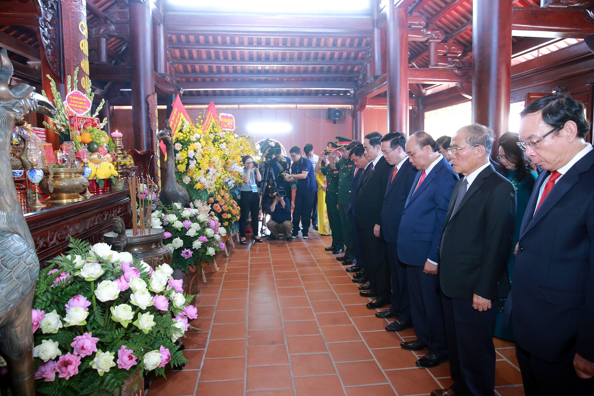 Kỷ niệm trọng thể 120 năm Ngày sinh Tổng Bí thư Lê Hồng Phong - Ảnh 2. Kỷ niệm trọng thể 120 năm Ngày sinh Tổng Bí thư Lê Hồng Phong - Ảnh 2.