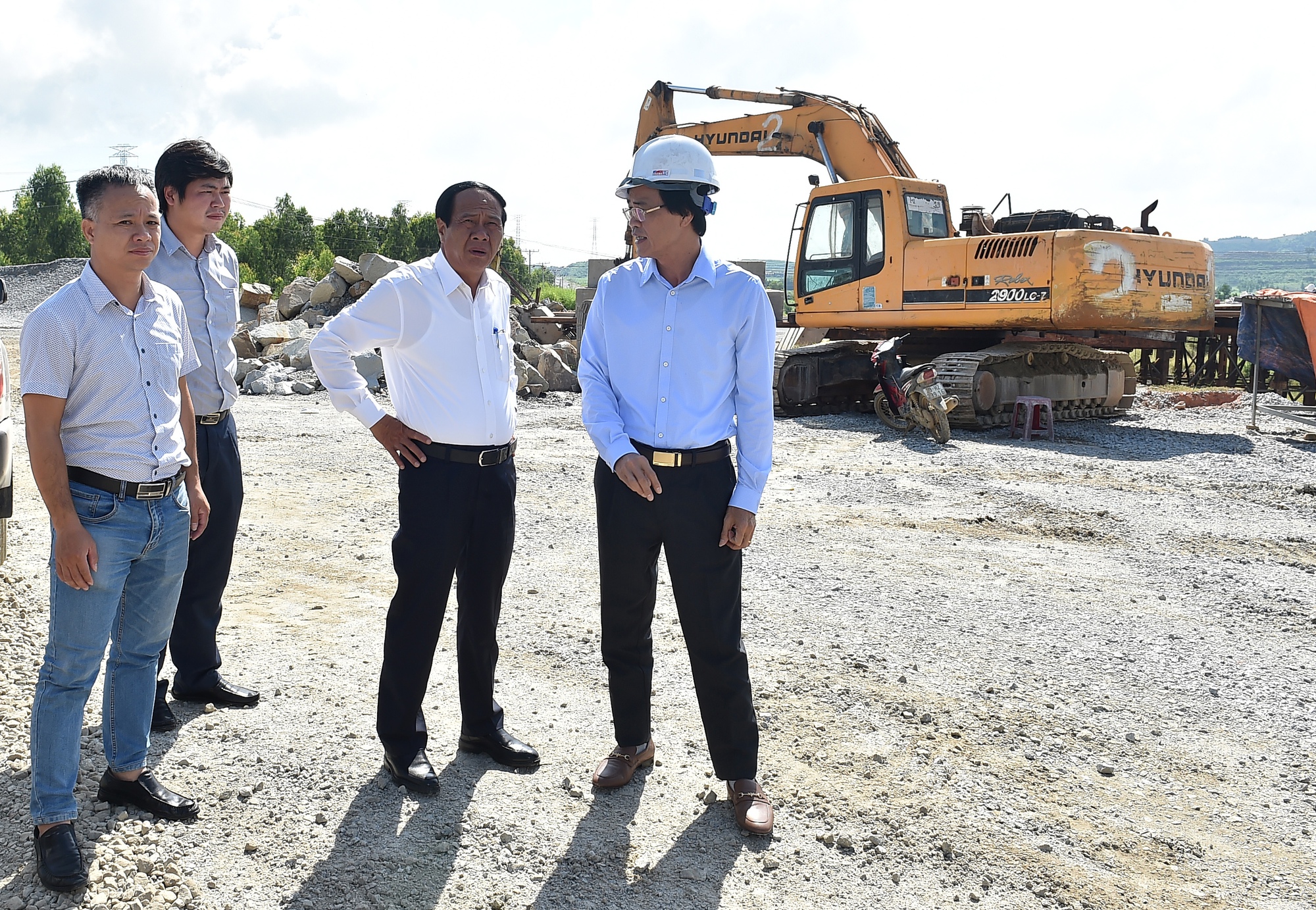 Tiến độ thi công cao tốc là thước đo trách nhiệm, danh dự, thương hiệu của nhà thầu - Ảnh 2. Tiến độ thi công cao tốc là thước đo trách nhiệm, danh dự, thương hiệu của nhà thầu - Ảnh 2.