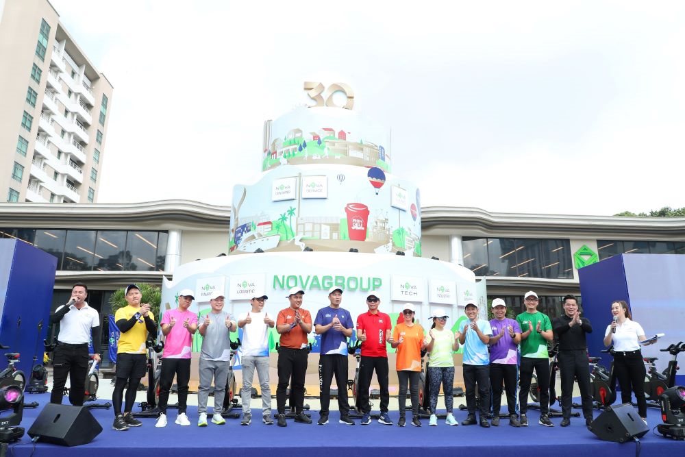 anh-5-dai-dien-ban-lanh-dao-phat-dong-chuong-trinh-song-khoe-cung-nova-huong-toi-moi-truong-lam-viec-work-life-balance-5(1).jpg