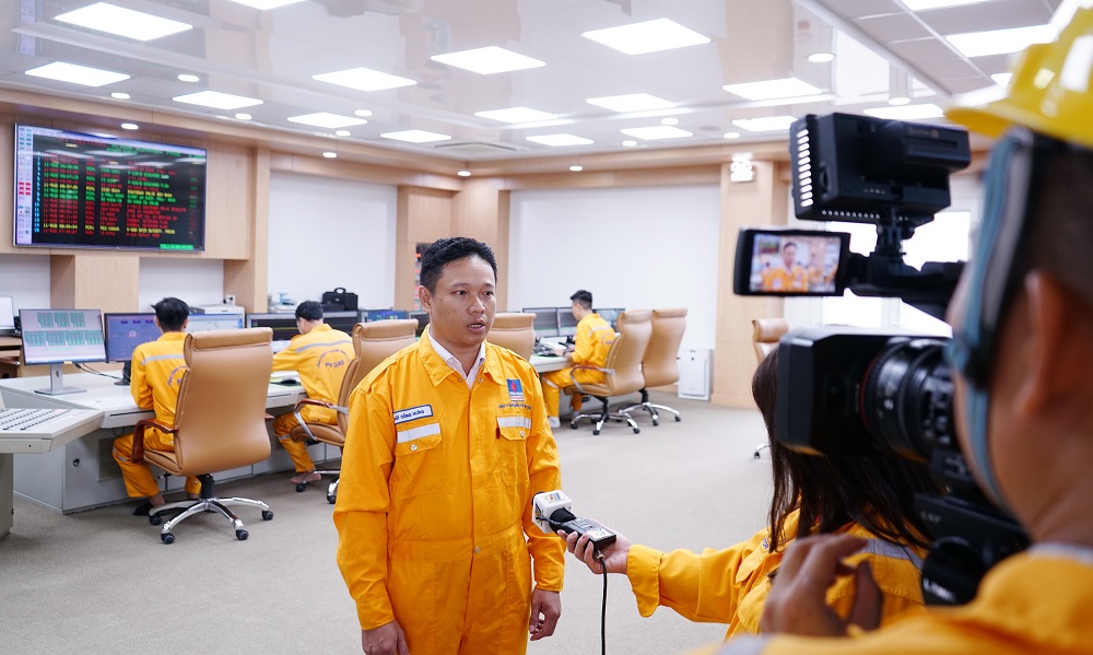 dc4.-quan-doc-nha-may.jpg