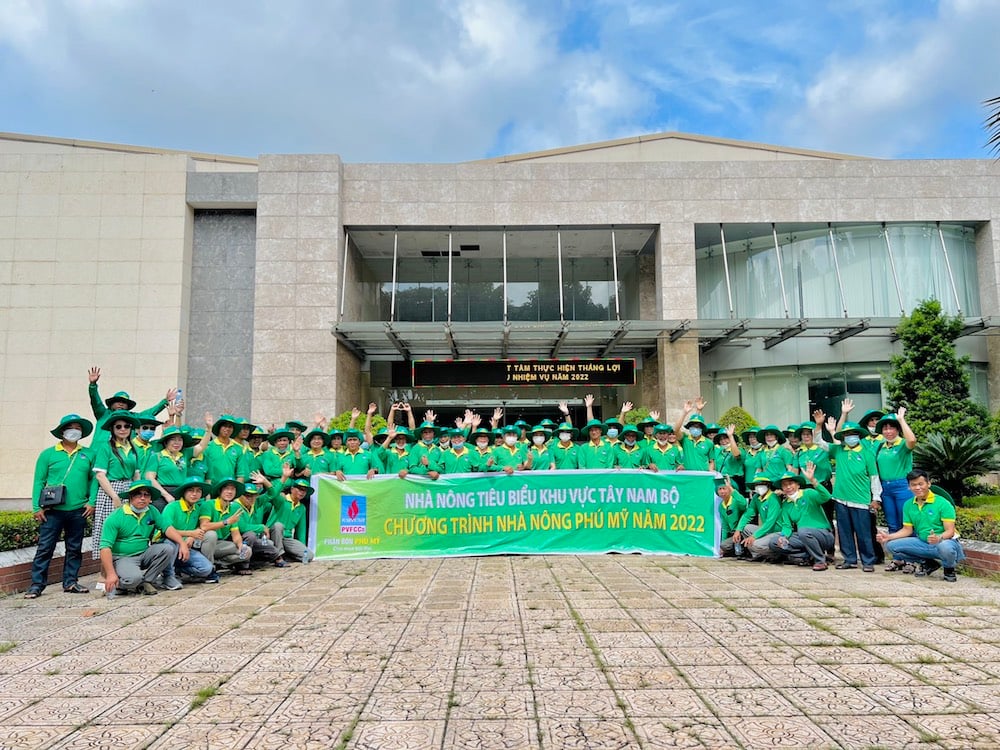 chuong-trinh-nha-nong-phu-my-nam-2022-tiep-tuc-den-voi-ba-con-nong-dan-tinh-dong-thap.jpg