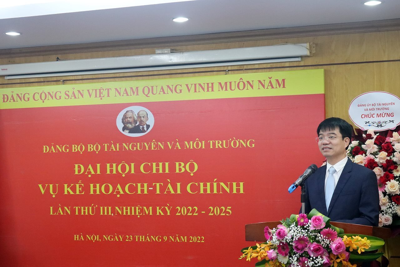 a-tuyen-phat-bieu(1).jpg