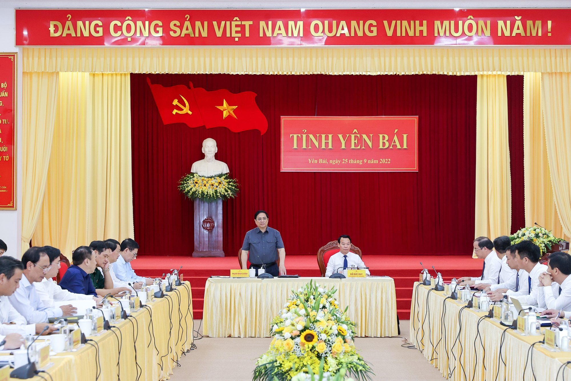 Thủ tướng: Chìa khóa để Yên Bái tự tin vươn lên, phát triển nhanh, bền vững - Ảnh 1. Thủ tướng: Chìa khóa để Yên Bái tự tin vươn lên, phát triển nhanh, bền vững - Ảnh 1.