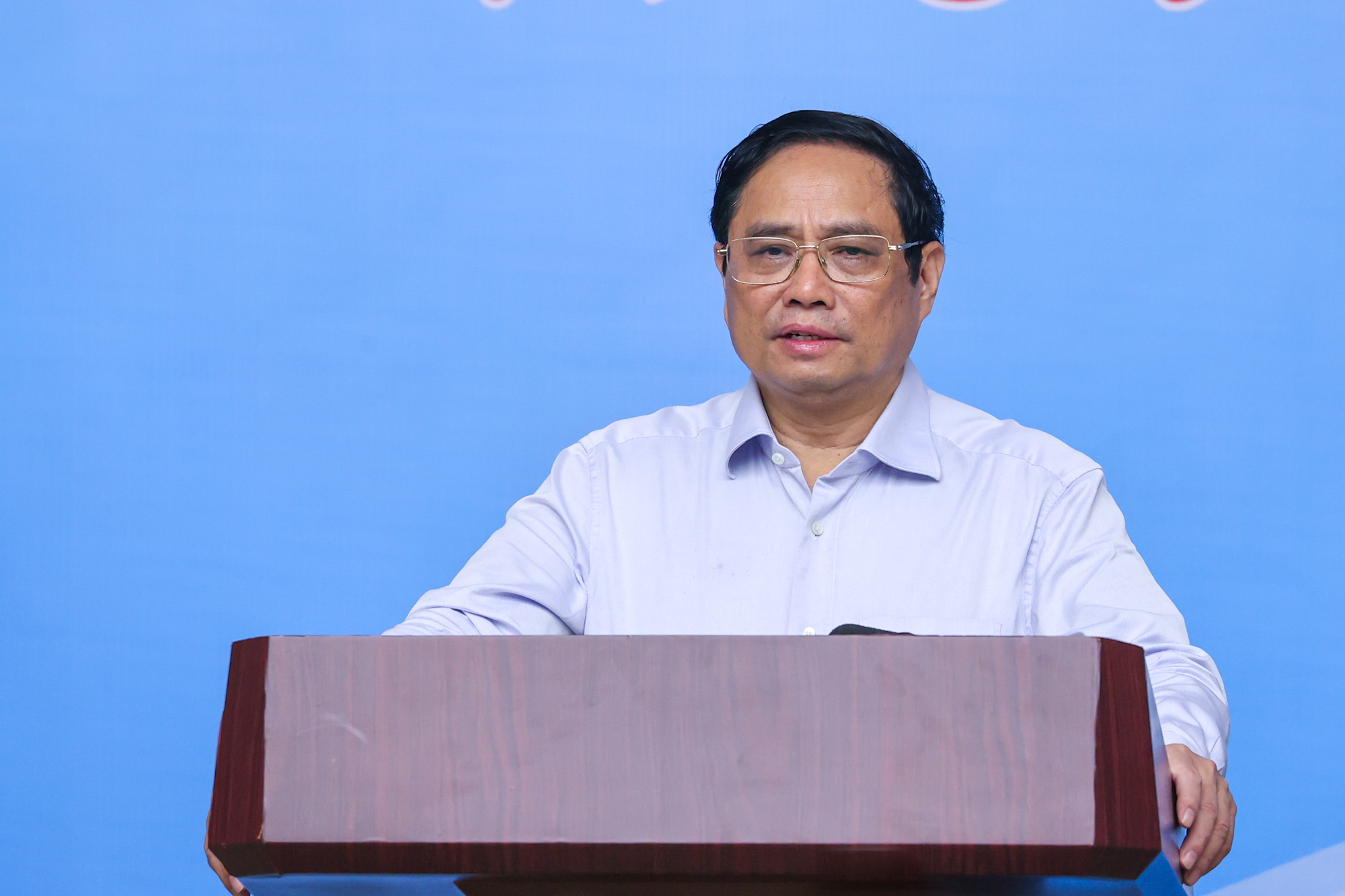 Hội nghị trực tuyến toàn quốc về đẩy mạnh giải ngân vốn đầu tư công và thực hiện 3 Chương trình mục tiêu quốc gia - Ảnh 1. Hội nghị trực tuyến toàn quốc về đẩy mạnh giải ngân vốn đầu tư công và thực hiện 3 Chương trình mục tiêu quốc gia - Ảnh 1.