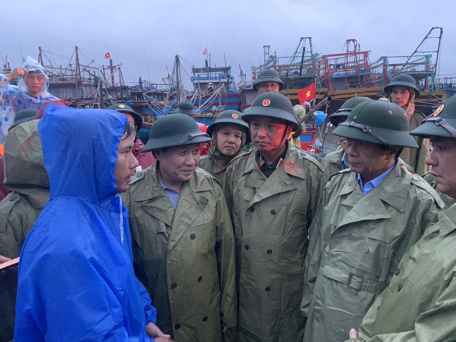 Phó Thủ tướng Lê Văn Thành kiểm tra công tác ứng phó bão tại Quảng Trị - Ảnh 4. Phó Thủ tướng Lê Văn Thành kiểm tra công tác ứng phó bão tại Quảng Trị - Ảnh 4.