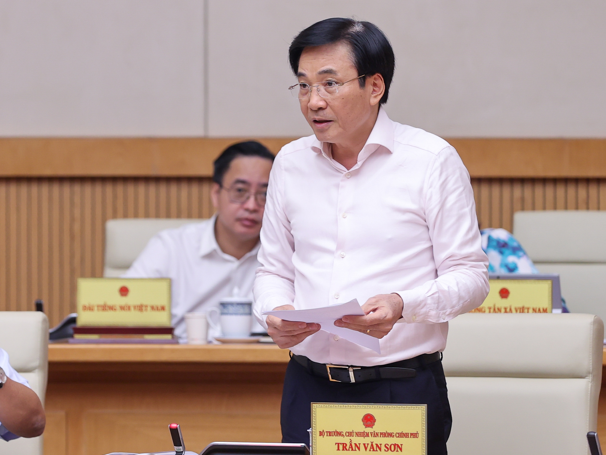 Thủ tướng: Đẩy mạnh xuất khẩu, giải ngân đầu tư công, tăng tổng cung và cầu trong nước ở giai đoạn ‘nước rút’ - Ảnh 3. Thủ tướng: Đẩy mạnh xuất khẩu, giải ngân đầu tư công, tăng tổng cung và cầu trong nước ở giai đoạn ‘nước rút’ - Ảnh 3.