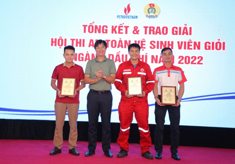chua-co-ten-1000-660-px-1000-700-px-.jpeg