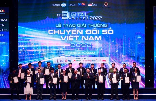 anh-trao-giai.jpg