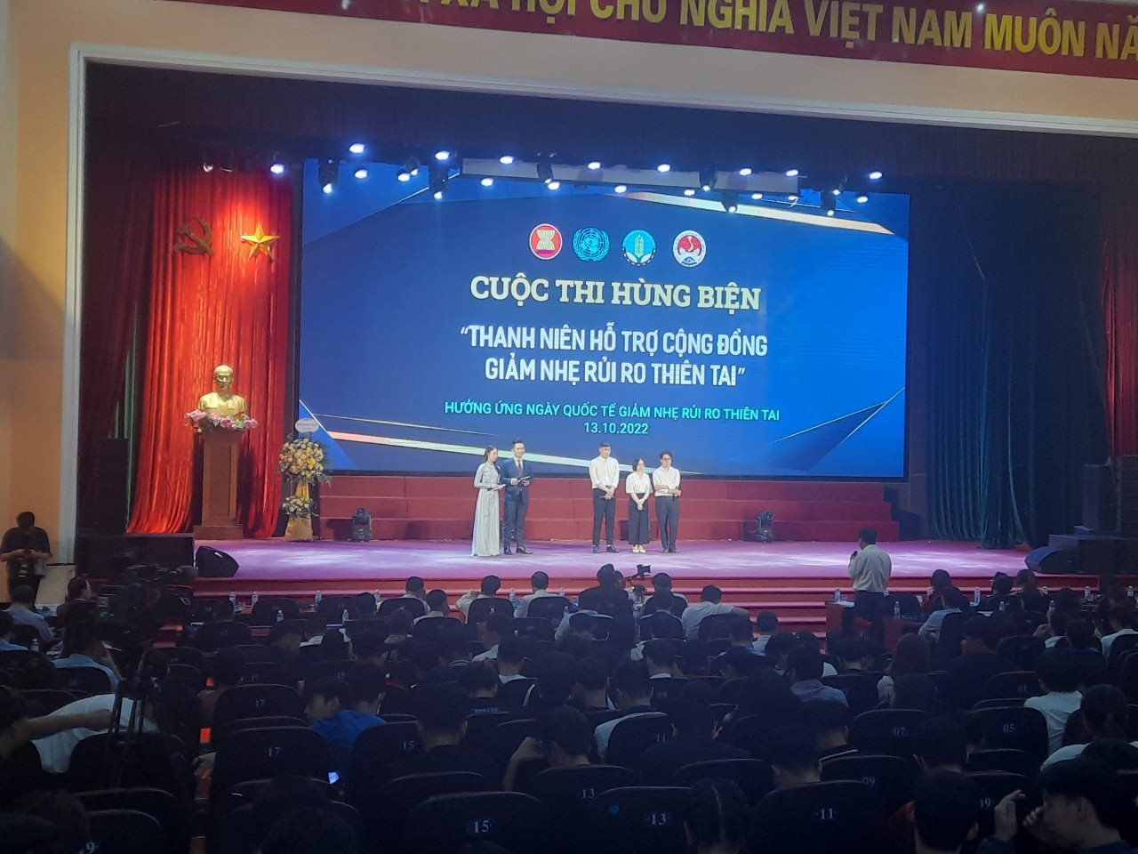 toan-canh.jpg