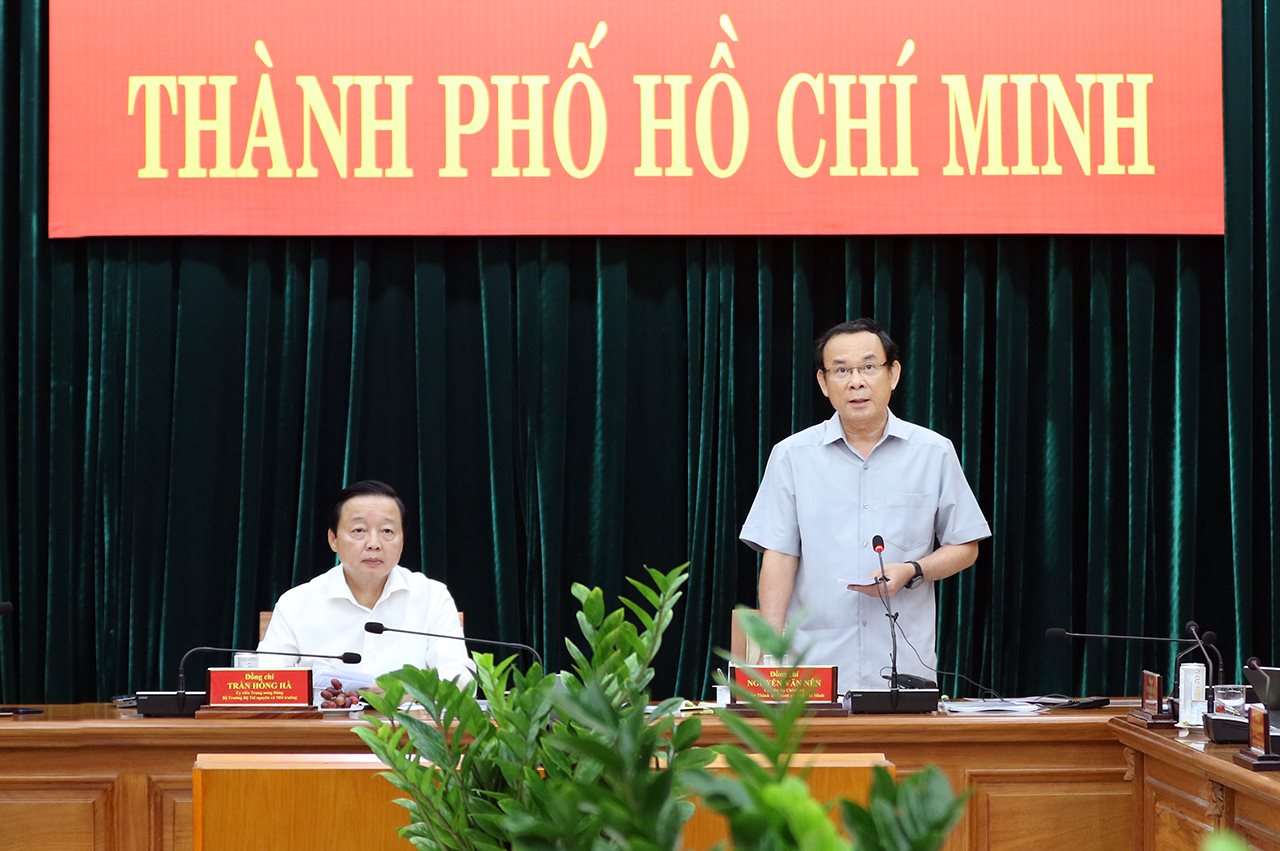 bi-thu-nen-phat-bieu.jpg