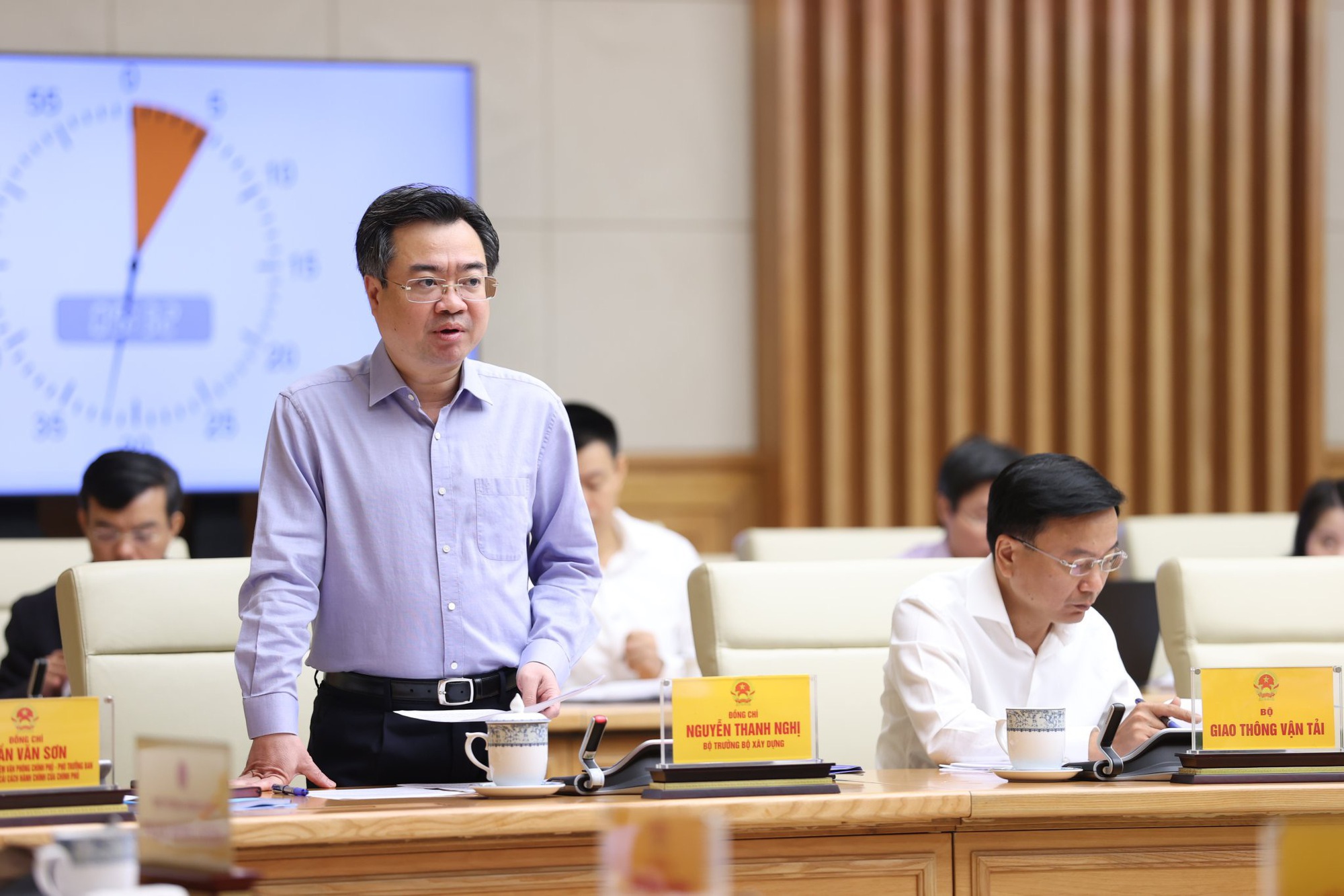 Thủ tướng: Không để lãng phí thời gian, công sức vì thủ tục hành chính, sự tắc trách và quan liêu - Ảnh 4. Thủ tướng: Không để lãng phí thời gian, công sức vì thủ tục hành chính, sự tắc trách và quan liêu - Ảnh 4.