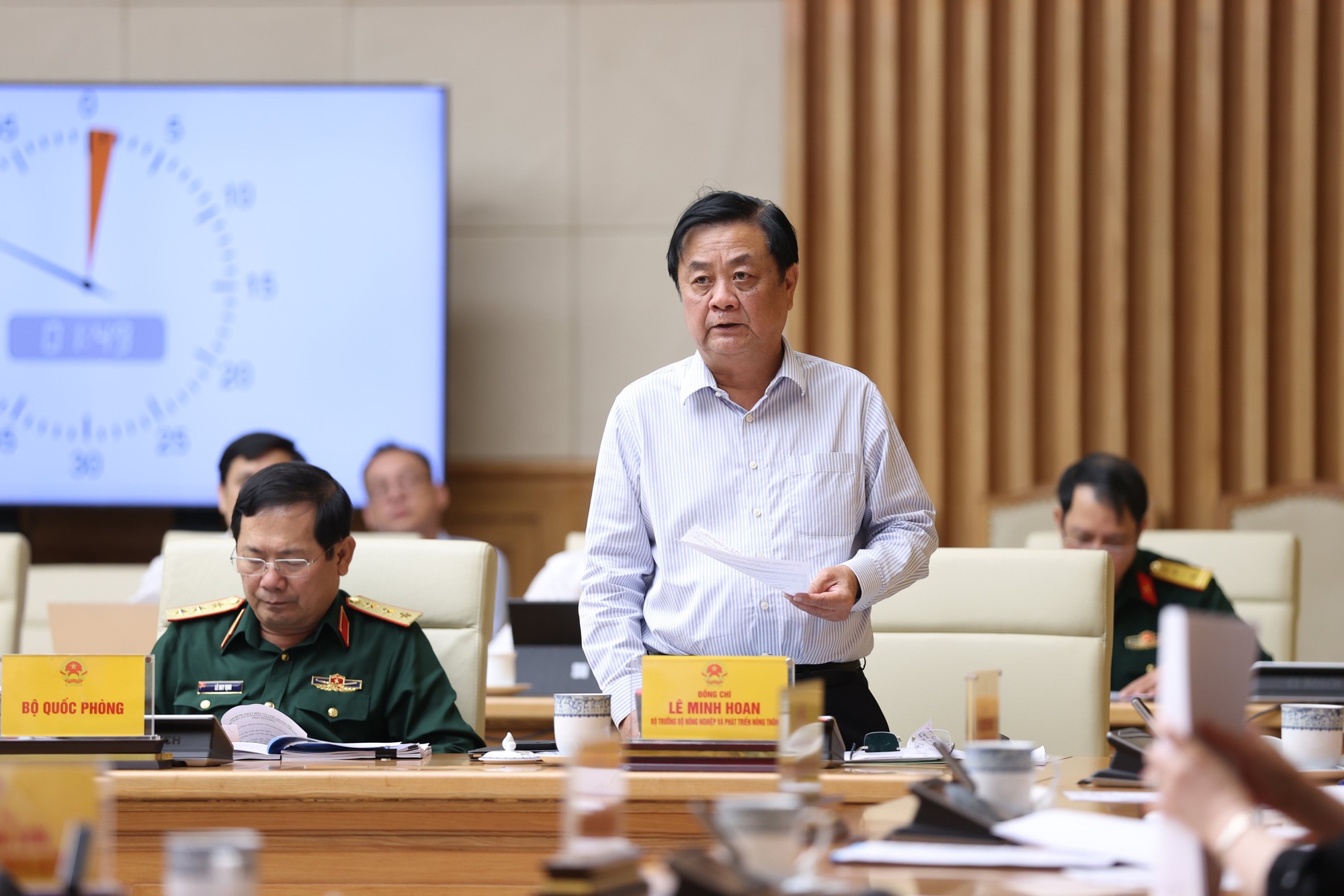 Thủ tướng: Không để lãng phí thời gian, công sức vì thủ tục hành chính, sự tắc trách và quan liêu - Ảnh 3. Thủ tướng: Không để lãng phí thời gian, công sức vì thủ tục hành chính, sự tắc trách và quan liêu - Ảnh 3.