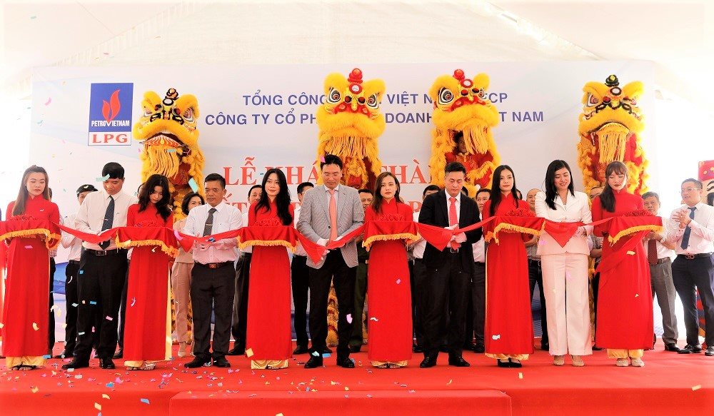 a3.-lanh-dao-cat-bang-khanh-thanh-tram-nap-lpg-ba-ria-vung-tau.jpg