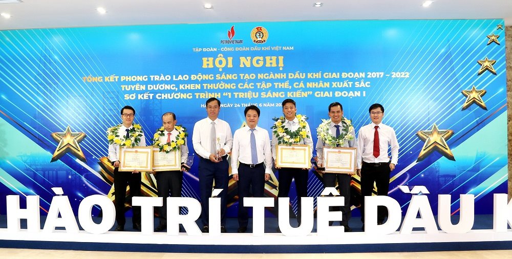 a3.-chuc-mung-cac-giai-thuong-sang-tao.jpg