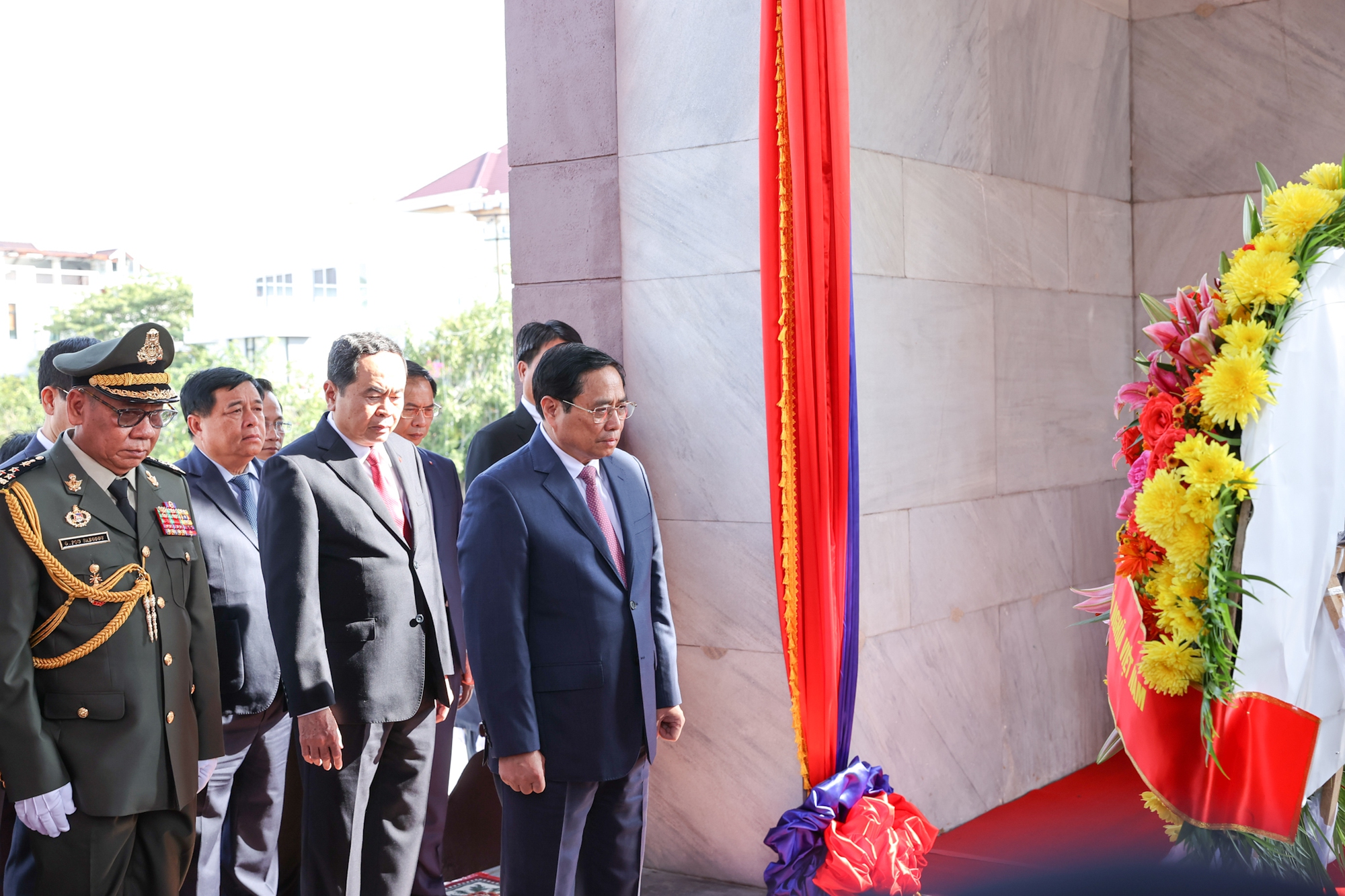 Chùm ảnh: Các hoạt động đầu tiên của Thủ tướng Phạm Minh Chính tại Campuchia - Ảnh 3. Chùm ảnh: Các hoạt động đầu tiên của Thủ tướng Phạm Minh Chính tại Campuchia - Ảnh 3.