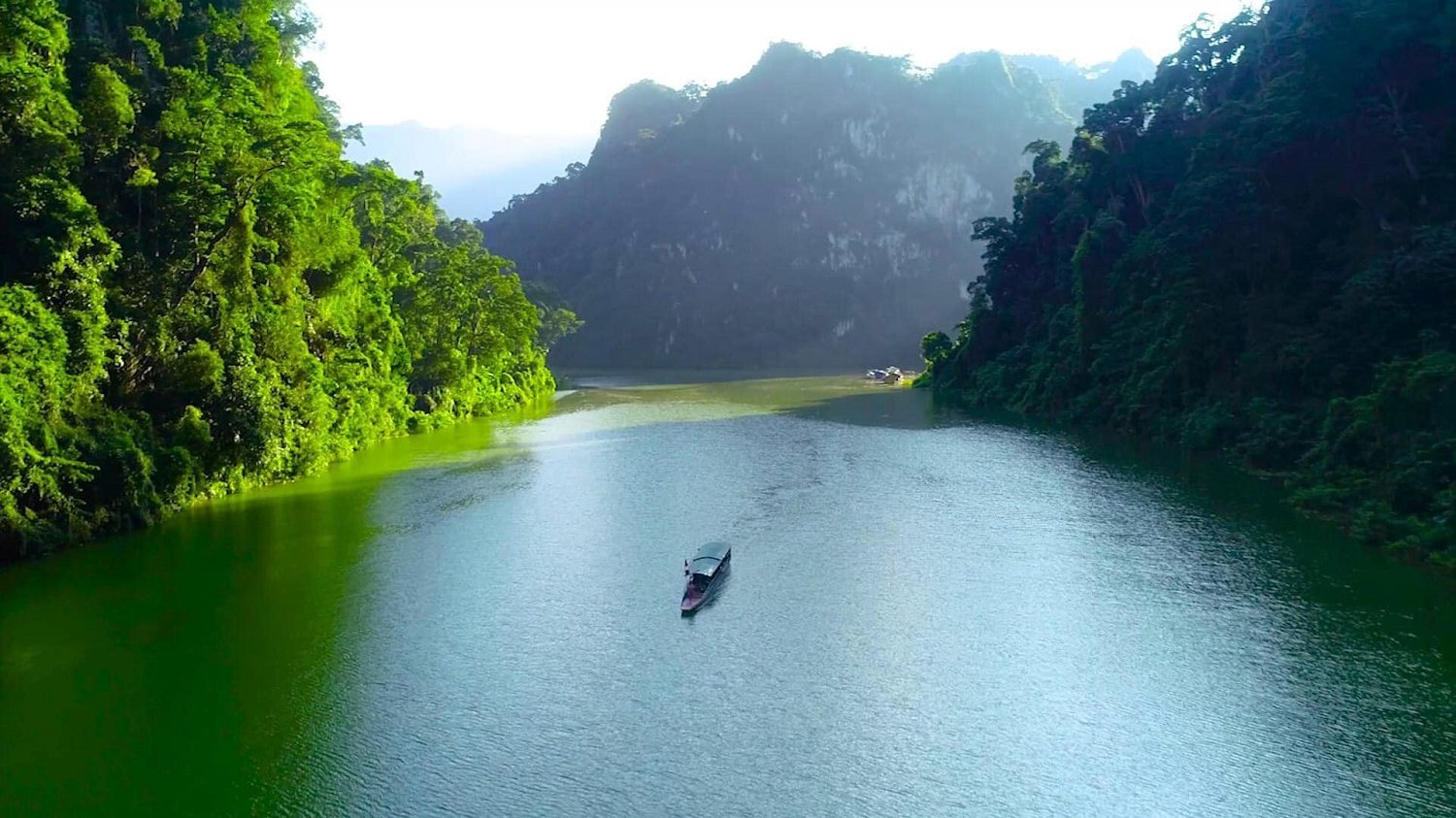 con-song-gam-nhe-nhang-va-em-a-tai-bac-me-ha-giang.jpg