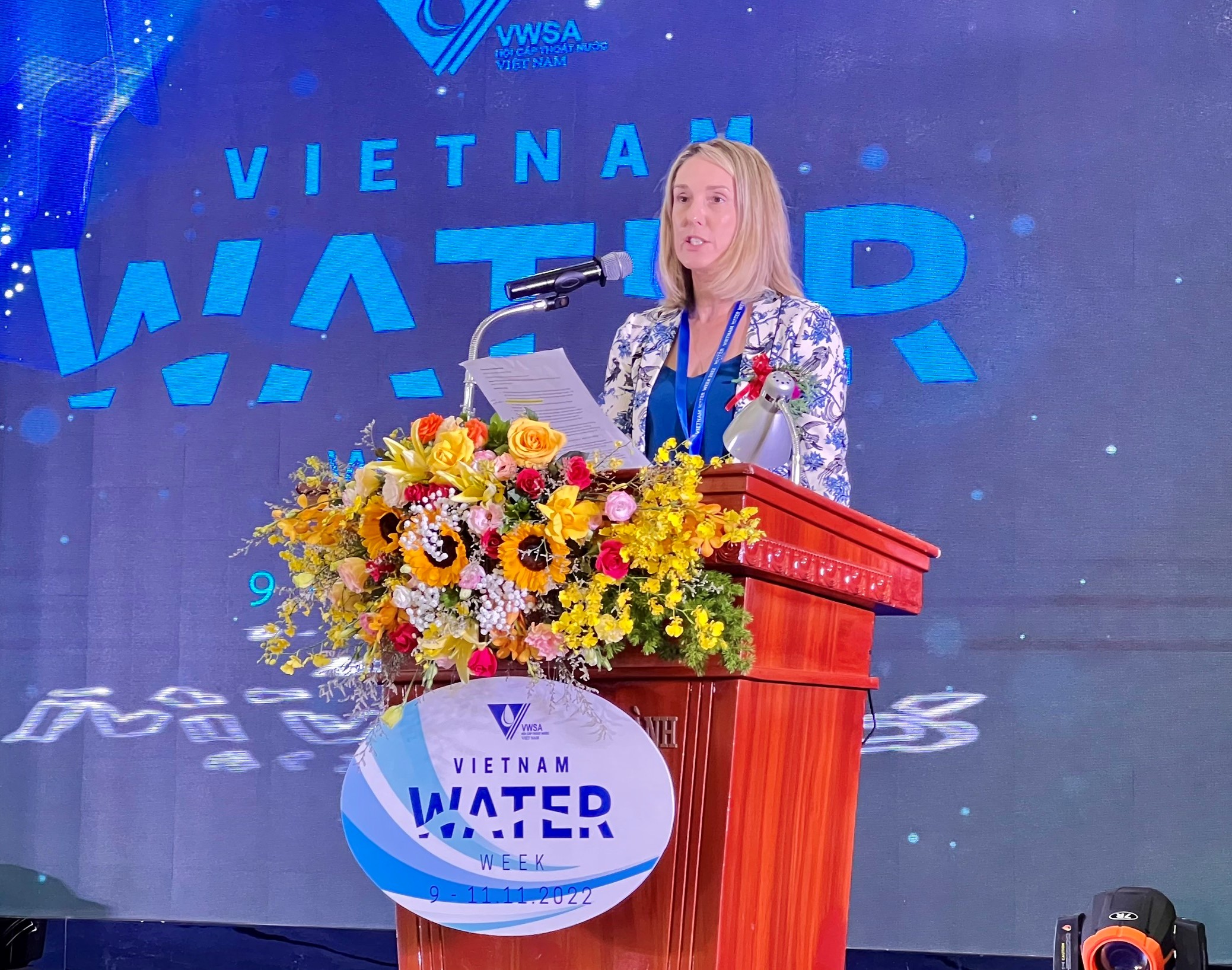 ba-corinne-cheeseman-ceo-hoi-nuoc-australia-.jpg