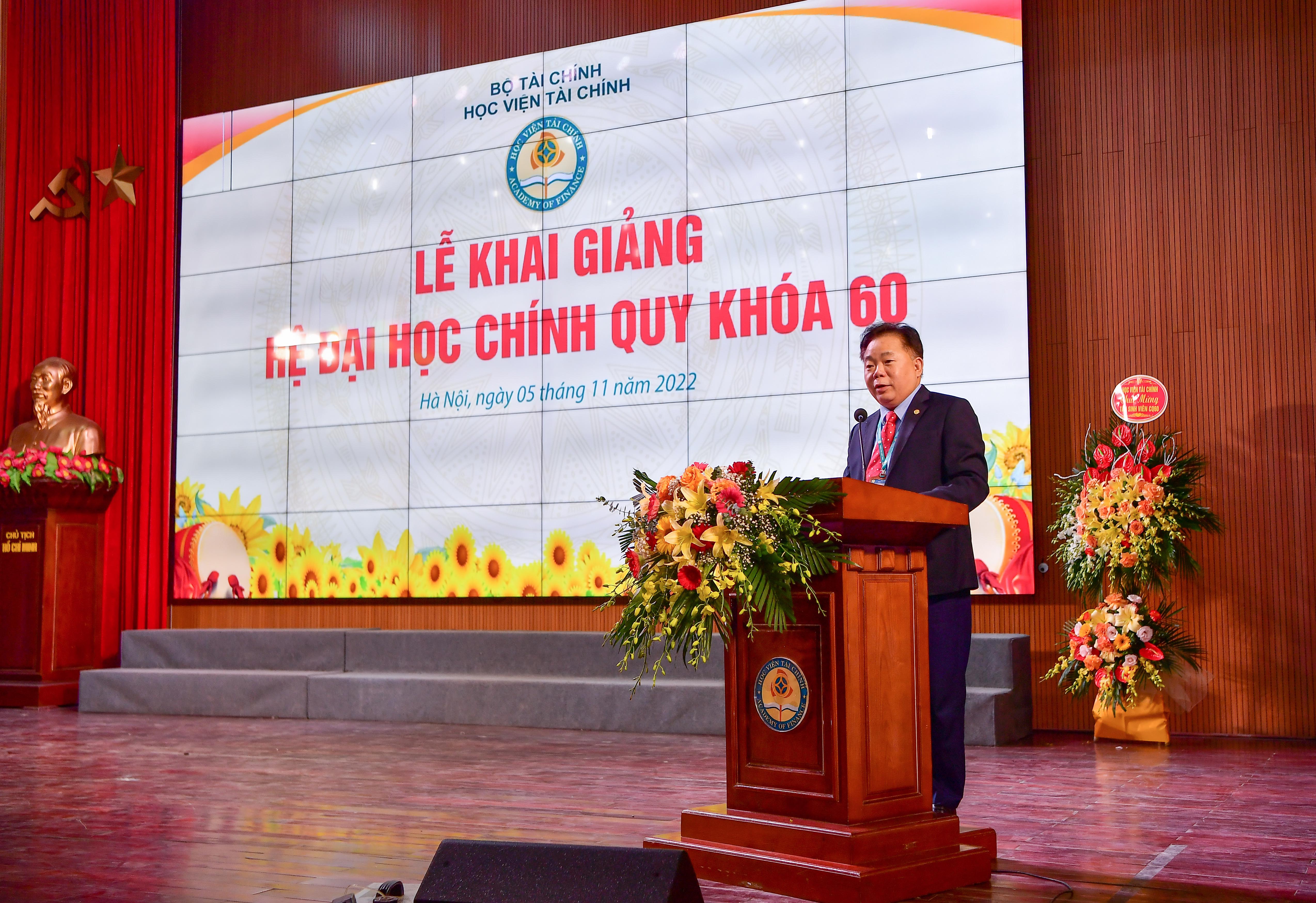 20221105_ndt_khaigiang_hv_taichinh-4-.jpg
