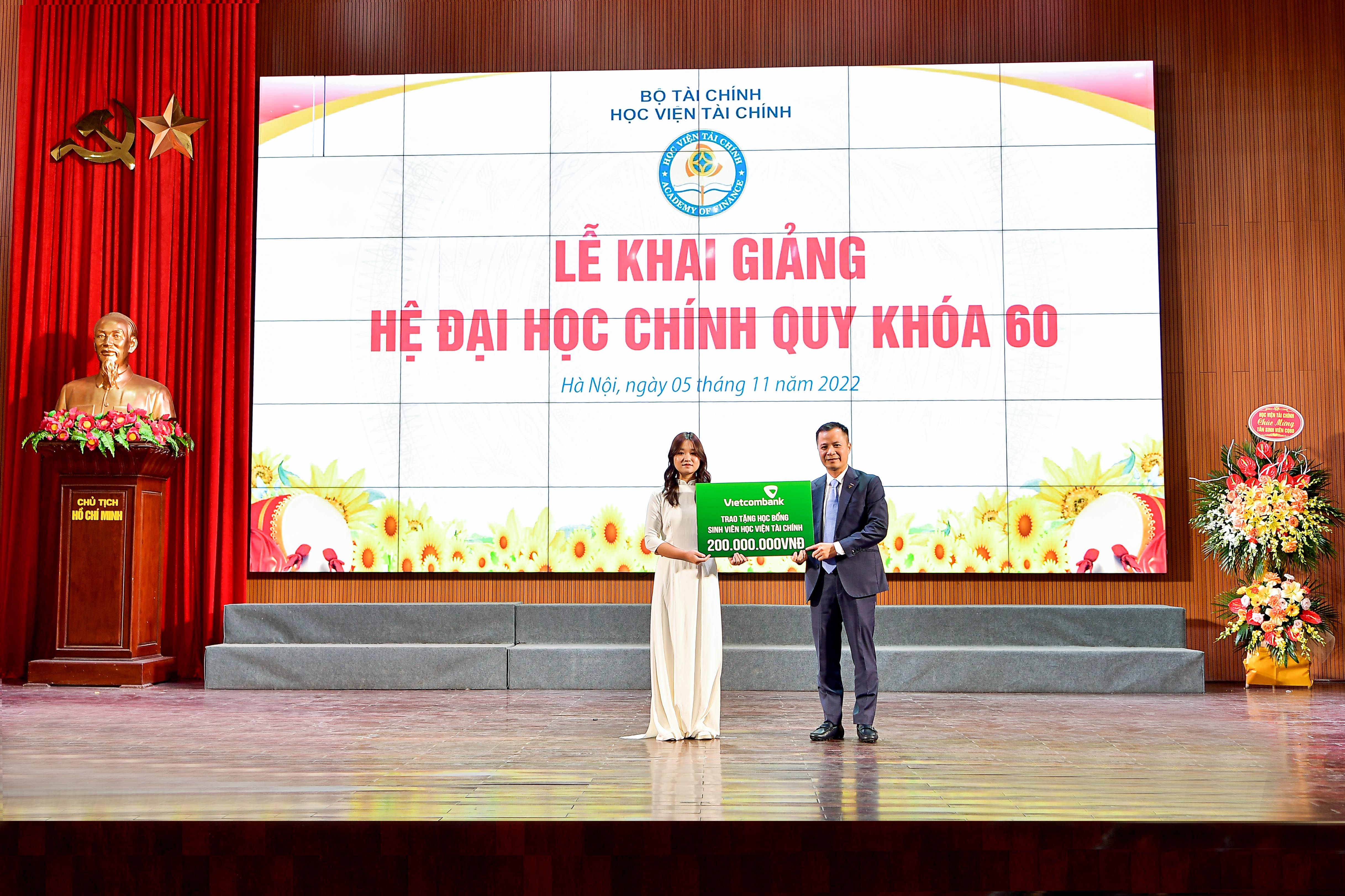 20221105_ndt_khaigiang_hv_taichinh-5-.jpg