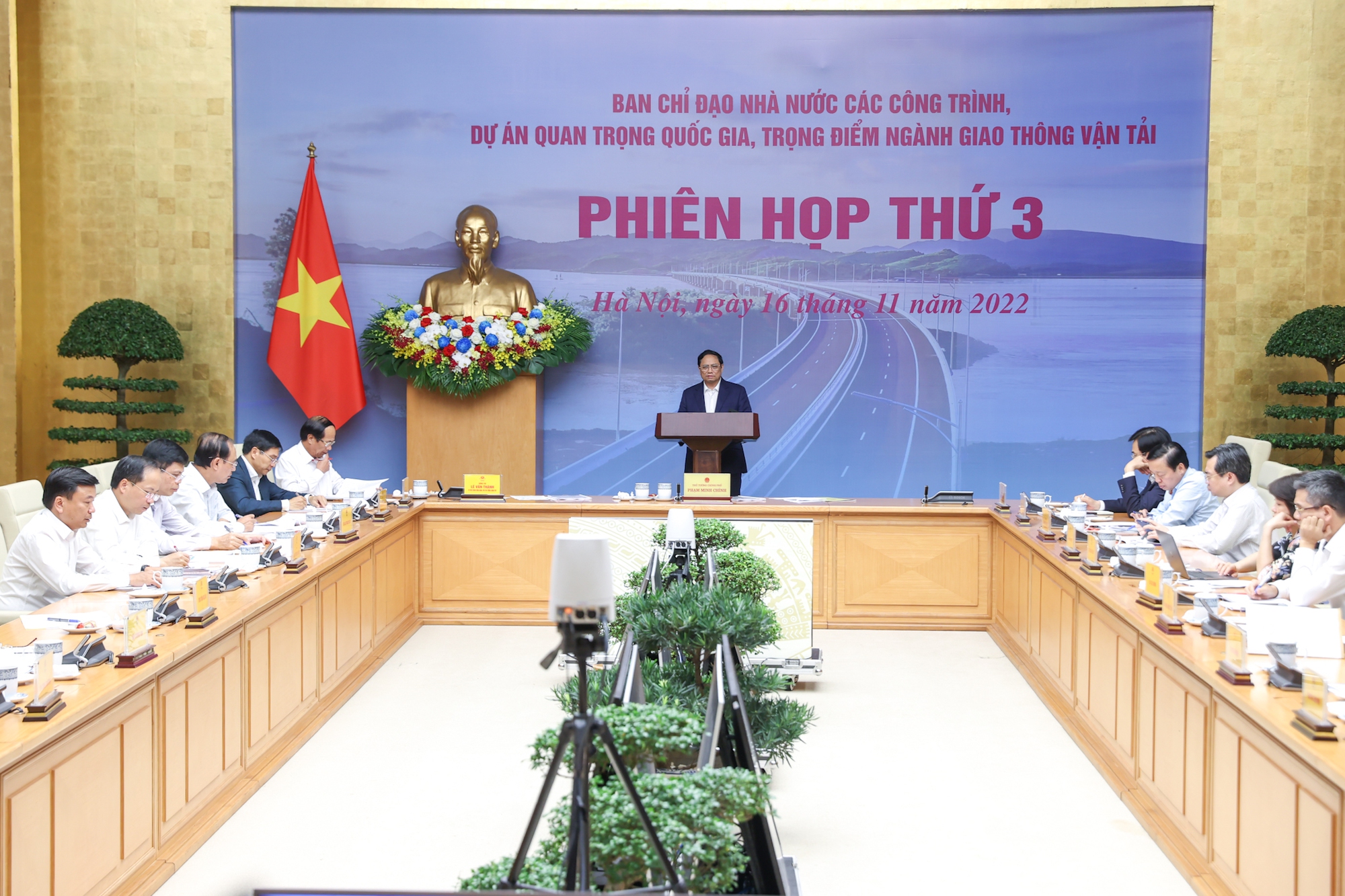 Thủ tướng: Phải đổi mới tư duy, cách tiếp cận, cách làm, cách ứng xử để triển khai các dự án, công trình giao thông - Ảnh 9. Thủ tướng: Phải đổi mới tư duy, cách tiếp cận, cách làm, cách ứng xử để triển khai các dự án, công trình giao thông - Ảnh 9.