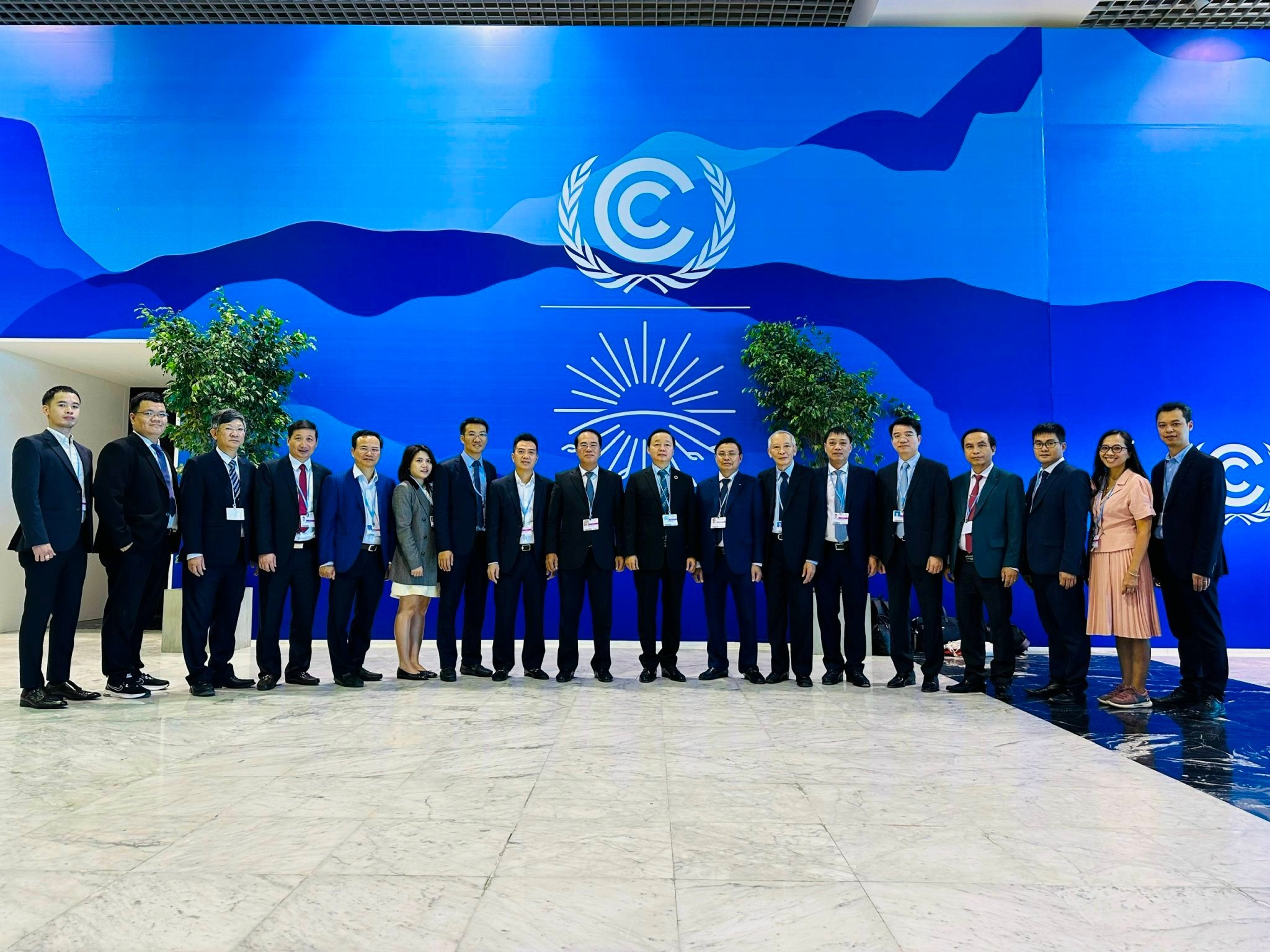 doan-viet-nam-tham-du-hoi-nghi-cop27-2.jpg