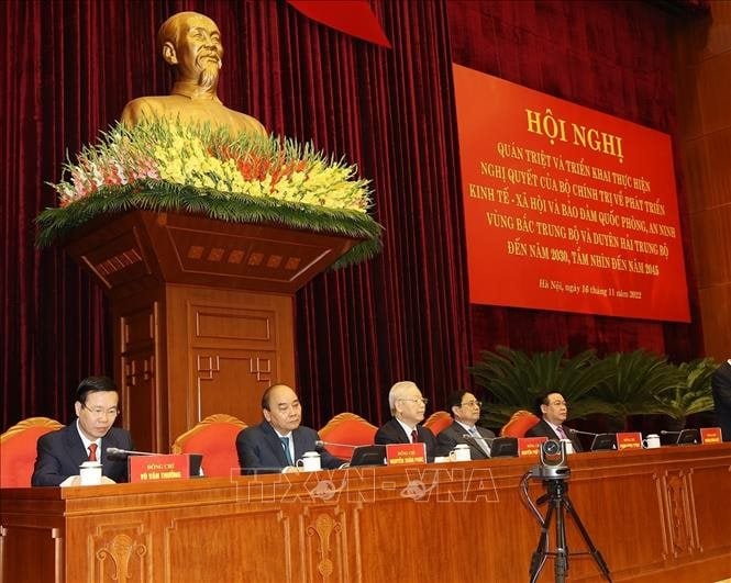 vna_potal_tong_bi_thu_nguyen_phu_trong_chu_tri_hoi_nghi_ve_phat_trien_vung_bac_trung_bo_va_duyen_hai_trung_bo__stand.jpg