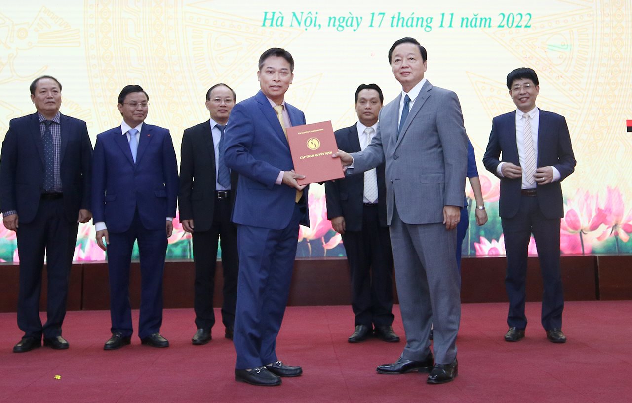 a-dao-trung-chinh.jpg