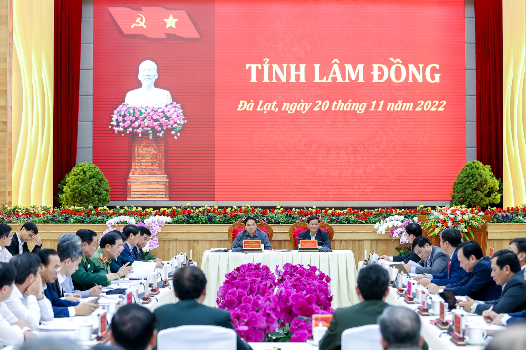 Lâm Đồng phải tập trung vào phát triển du lịch, dịch vụ, văn hoá, trở thành cực tăng trưởng của Tây Nguyên - Ảnh 3. Lâm Đồng phải tập trung vào phát triển du lịch, dịch vụ, văn hoá, trở thành cực tăng trưởng của Tây Nguyên - Ảnh 3.