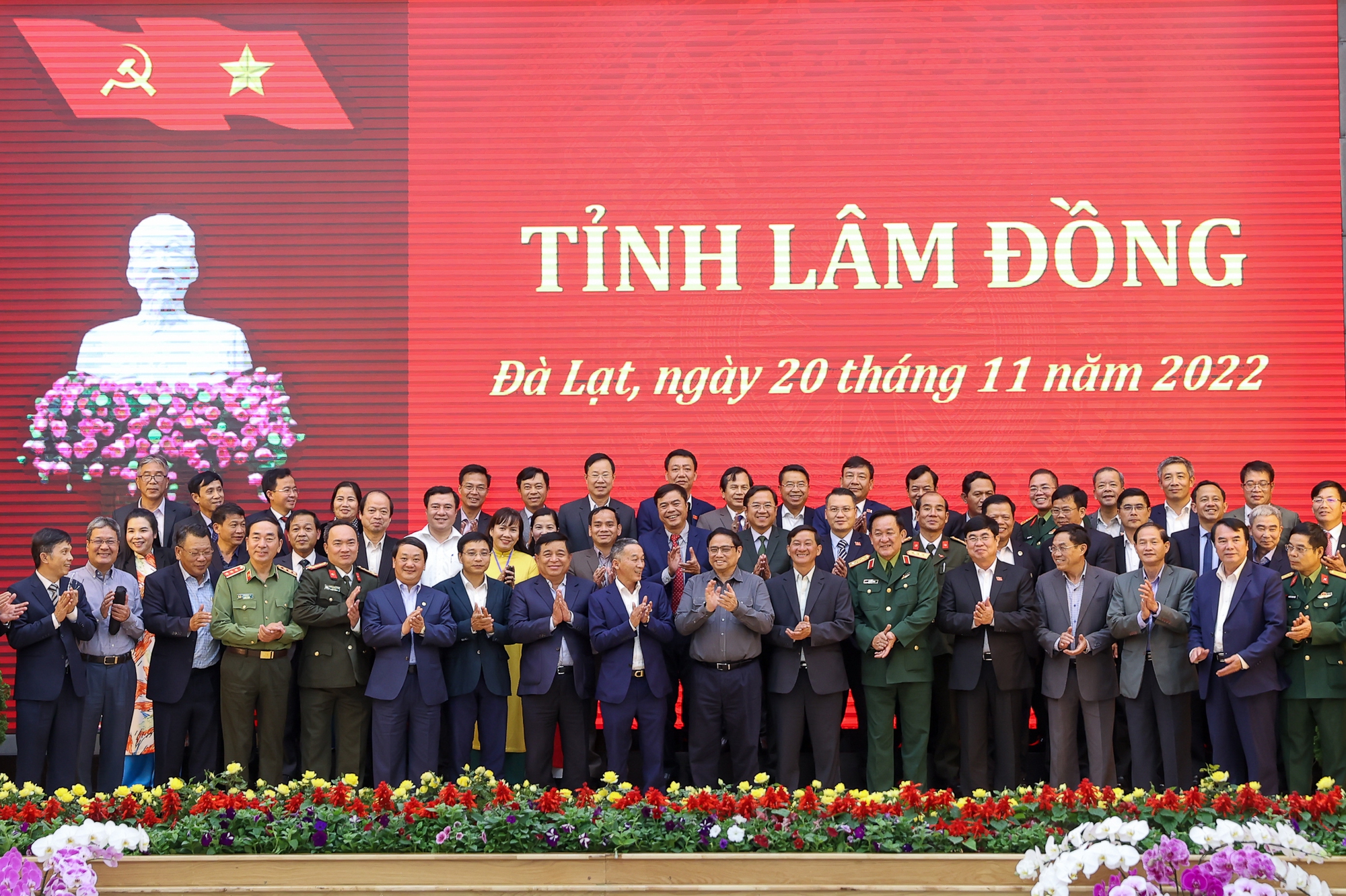 Lâm Đồng phải tập trung vào phát triển du lịch, dịch vụ, văn hoá, trở thành cực tăng trưởng của Tây Nguyên - Ảnh 4. Lâm Đồng phải tập trung vào phát triển du lịch, dịch vụ, văn hoá, trở thành cực tăng trưởng của Tây Nguyên - Ảnh 4.