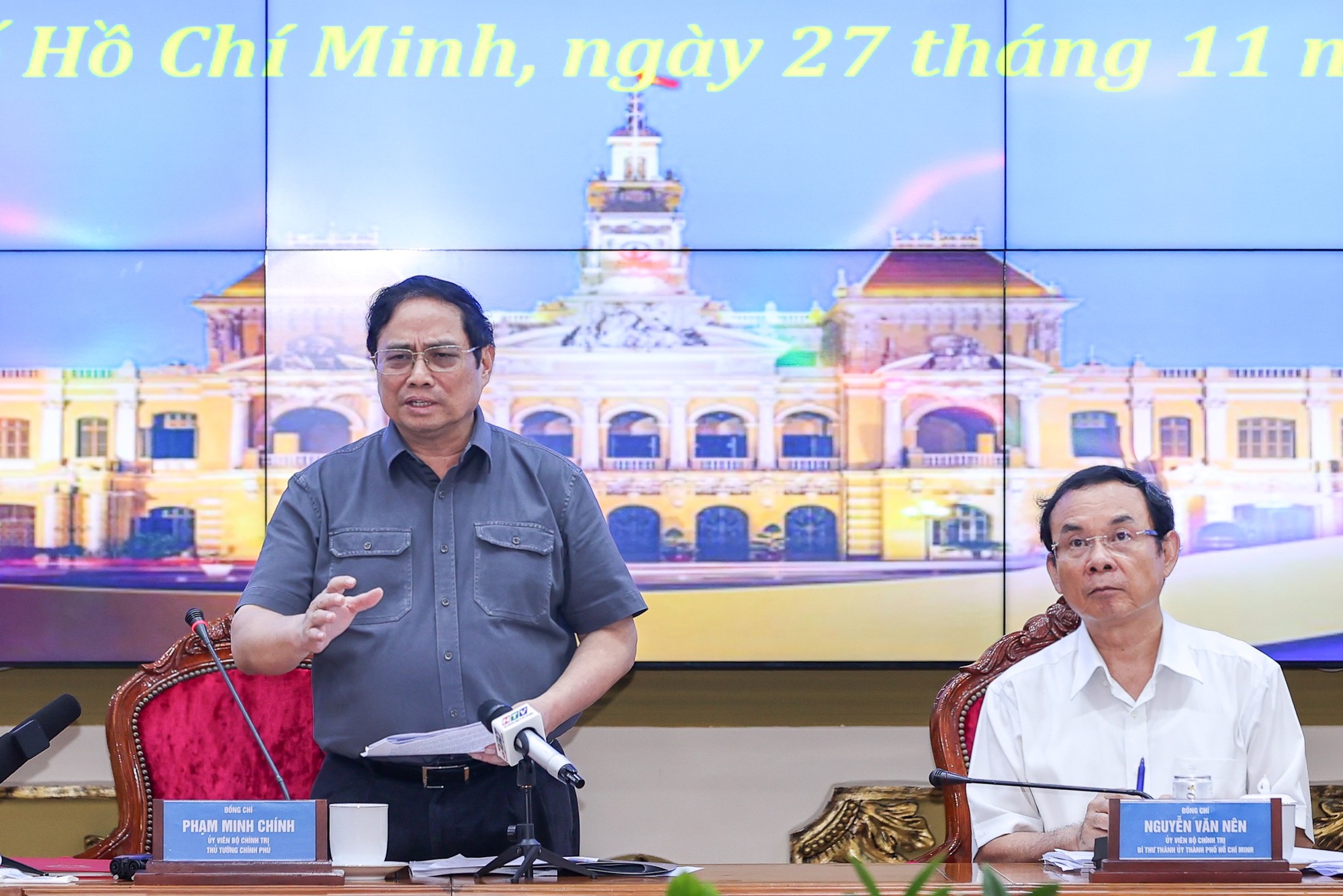 Thủ tướng: Chính phủ luôn đồng hành cùng thành phố tháo gỡ khó khăn, vướng mắc - Ảnh 9. Thủ tướng: Chính phủ luôn đồng hành cùng thành phố tháo gỡ khó khăn, vướng mắc - Ảnh 9.