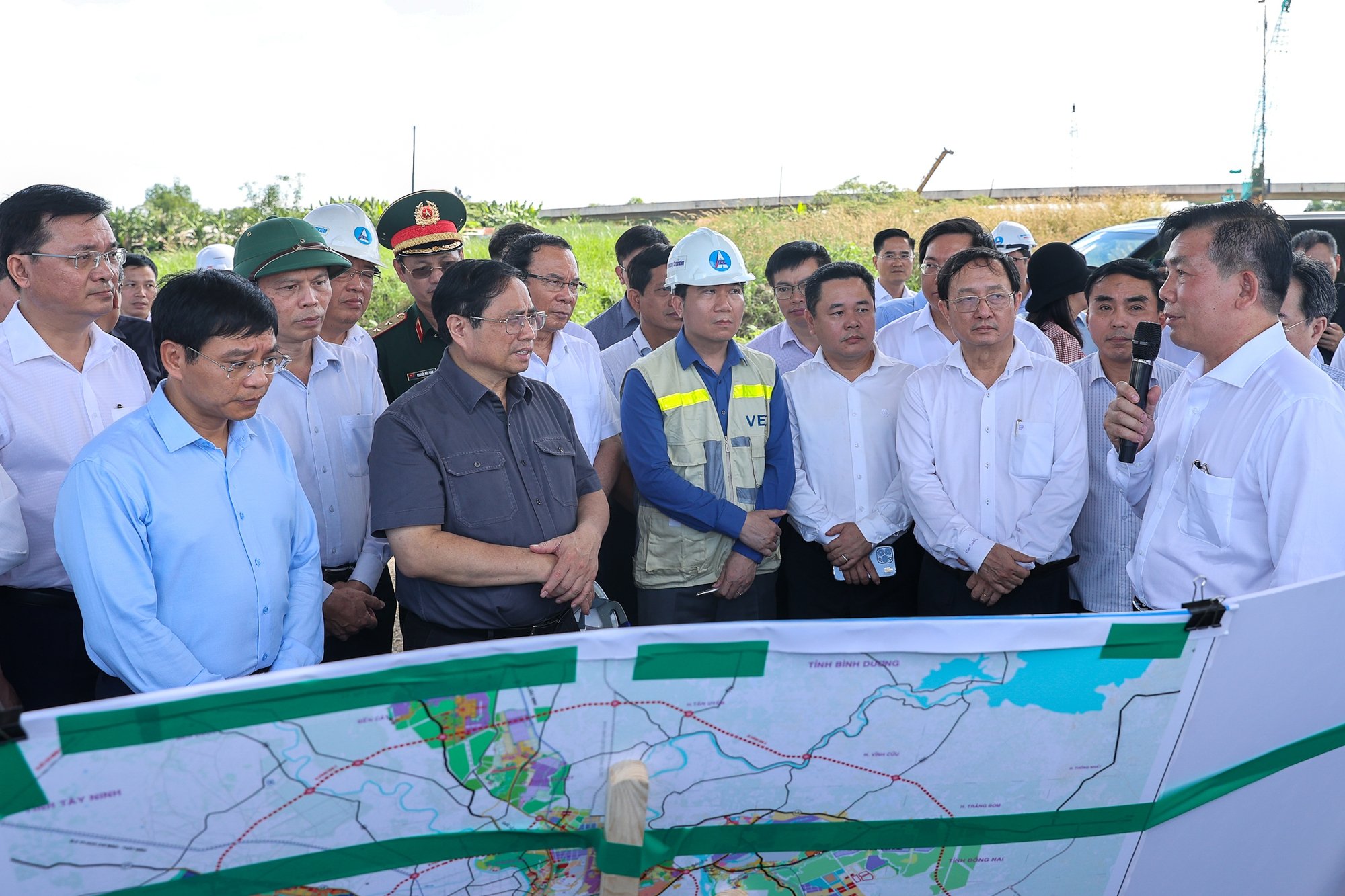 Thủ tướng kiểm tra các dự án hạ tầng quan trọng tại TPHCM - Ảnh 5. Thủ tướng kiểm tra các dự án hạ tầng quan trọng tại TPHCM - Ảnh 5.