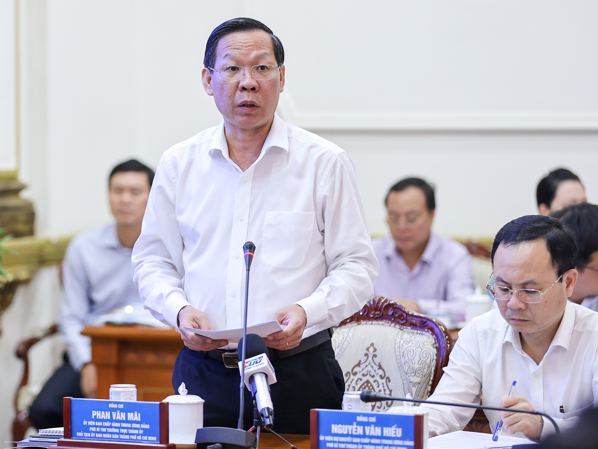 Thủ tướng làm việc với TPHCM về thúc đẩy giải ngân vốn đầu tư công - Ảnh 3. Thủ tướng làm việc với TPHCM về thúc đẩy giải ngân vốn đầu tư công - Ảnh 3.