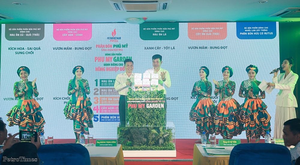 phan-bon-dau-khi-dong-hanh-thiet-thuc-cung-nong-nghiep-hien-dai-ben-vung-20221127101021.jpeg
