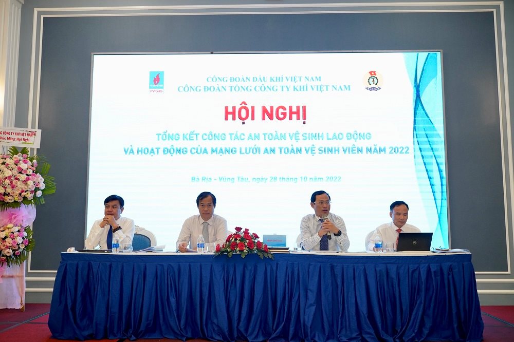 doan-chu-tich-dieu-hanh-hoi-nghi-tong-ket-cong-tac-atvsld-va-hoat-dong-cua-mang-luoi-atvsv-nam-2022.jpg