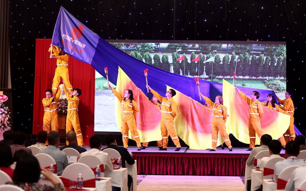 6.-hat-mung-hoi-nghi.jpg