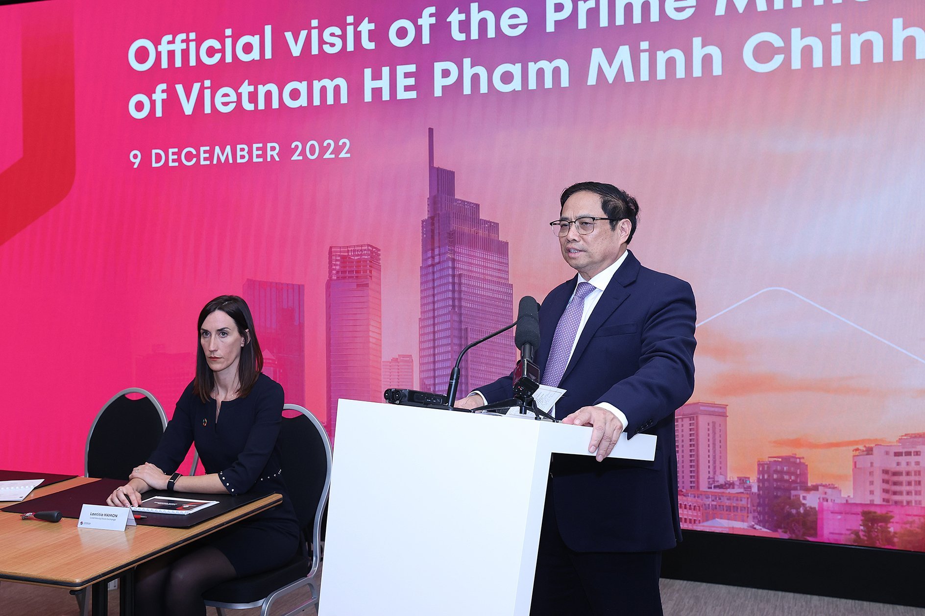 Thủ tướng thăm sở giao dịch niêm yết một nửa trái phiếu xanh toàn cầu - Ảnh 1. Thủ tướng thăm sở giao dịch niêm yết một nửa trái phiếu xanh toàn cầu - Ảnh 1.