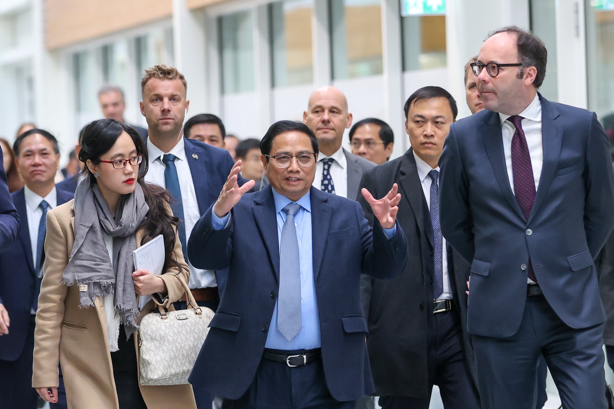 Thủ tướng thăm 'thung lũng Silicon' của châu Âu, đề nghị Hà Lan hỗ trợ xây dựng Brainport tại Hà Nội - Ảnh 6. Thủ tướng thăm 'thung lũng Silicon' của châu Âu, đề nghị Hà Lan hỗ trợ xây dựng Brainport tại Hà Nội - Ảnh 6.