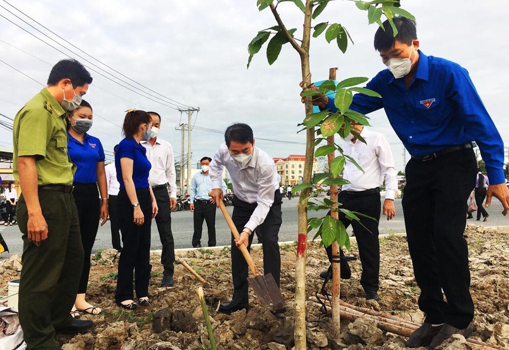 hau-giang-xac-dinh-trong-cay-xanh-la-nhiem-vu-quan-trong-gop-phan-bvmt-cho-hom-nay-va-mai-sau.jpg
