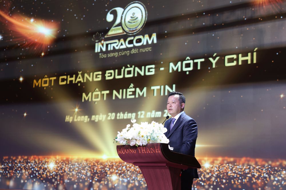 intracom-03.jpg