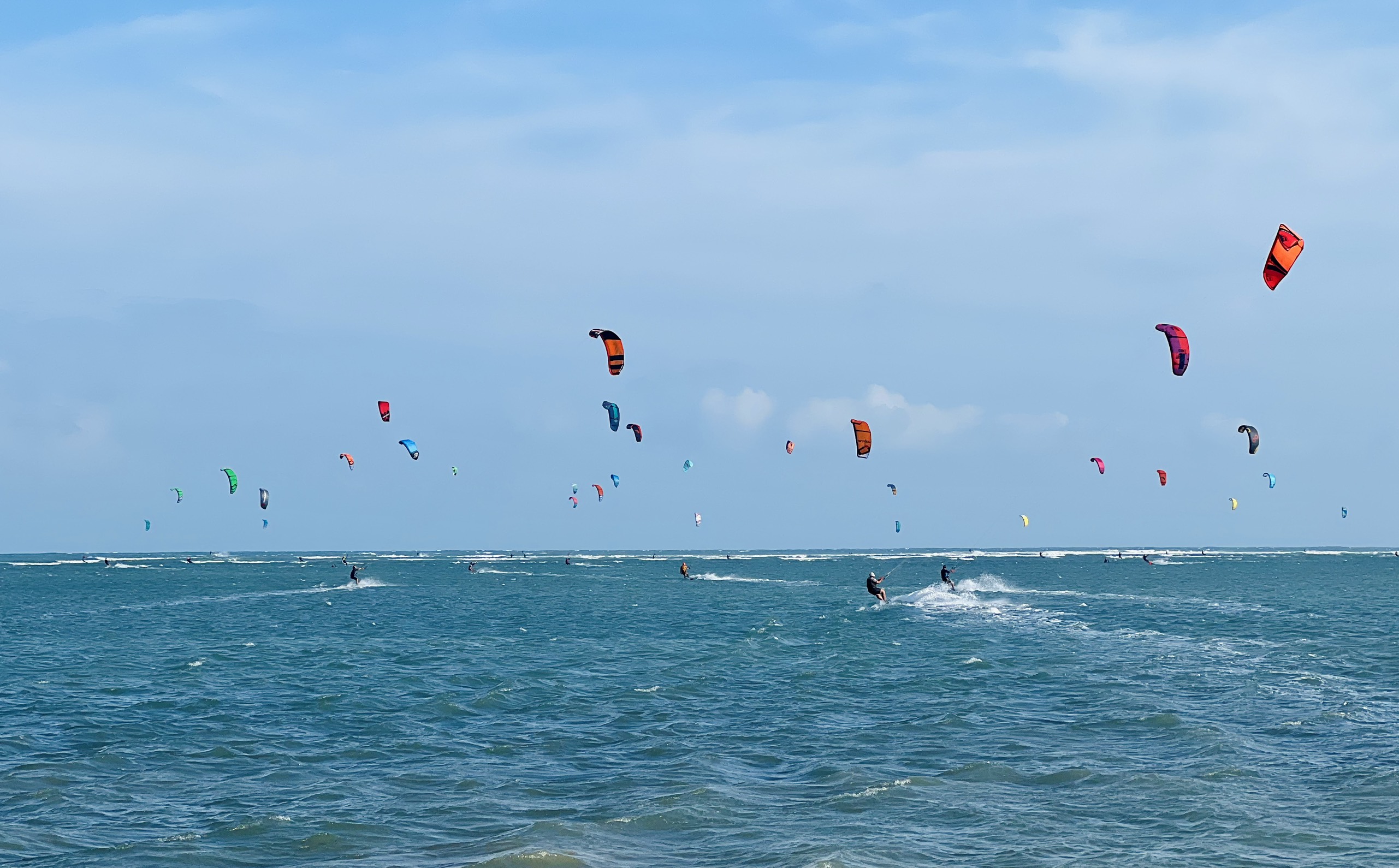 luot-van-dieu-crystal-bay0.jpg
