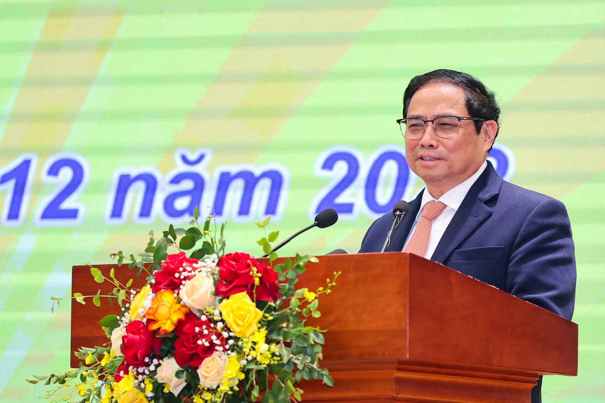 Thủ tướng: Bảo đảm an ninh tiền tệ, an toàn hệ thống và thanh khoản ngân hàng thông suốt trong mọi tình huống - Ảnh 5. Thủ tướng: Bảo đảm an ninh tiền tệ, an toàn hệ thống và thanh khoản ngân hàng thông suốt trong mọi tình huống - Ảnh 5.