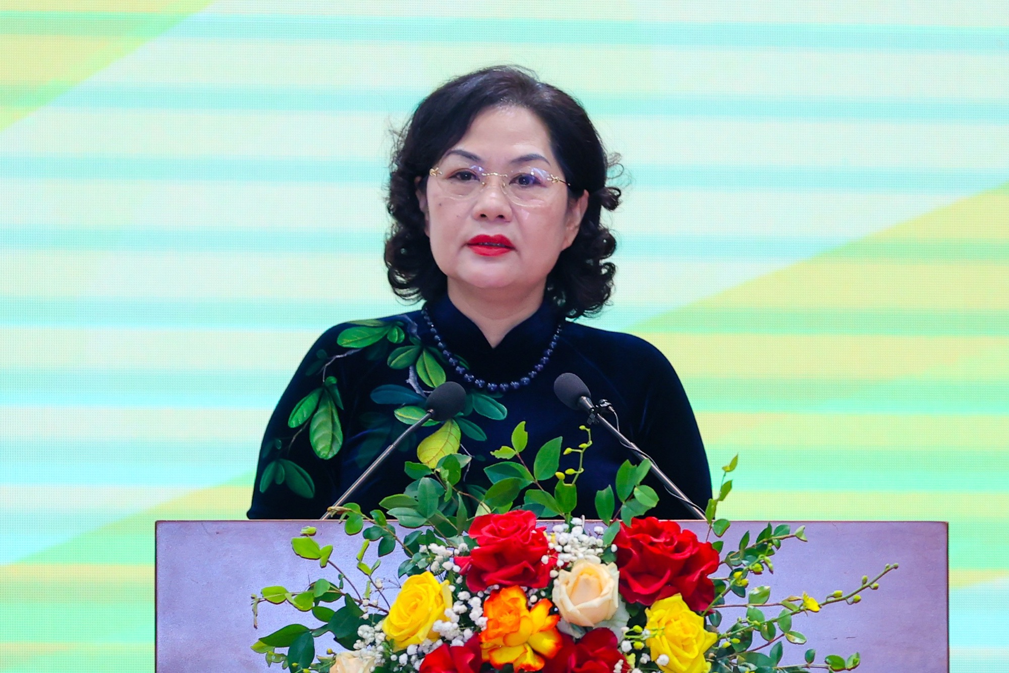 Thủ tướng: Bảo đảm an ninh tiền tệ, an toàn hệ thống và thanh khoản ngân hàng thông suốt trong mọi tình huống - Ảnh 3. Thủ tướng: Bảo đảm an ninh tiền tệ, an toàn hệ thống và thanh khoản ngân hàng thông suốt trong mọi tình huống - Ảnh 3.