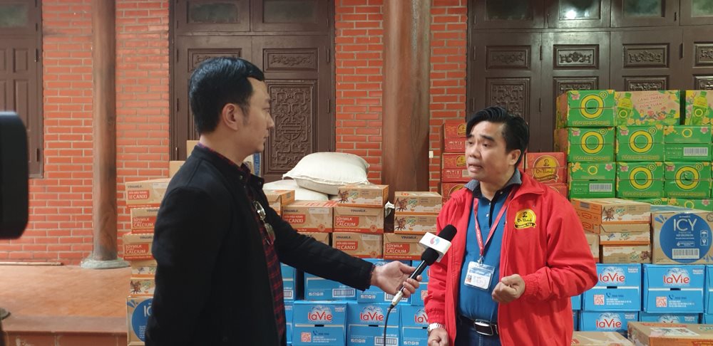 ong-le-ho-hien-phi-giam-doc-nha-may-number-1-ha-nam-tra-loi-phong-van-bao-tn-mt..jpg
