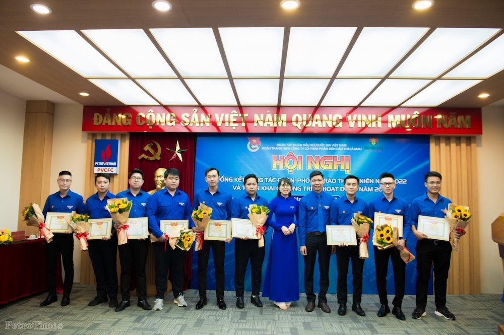 khen-thuong-tap-the-va-ca-nhan-xuat-sac-trong-hoat-dong-dtn-nam-202220221229065910.jpeg