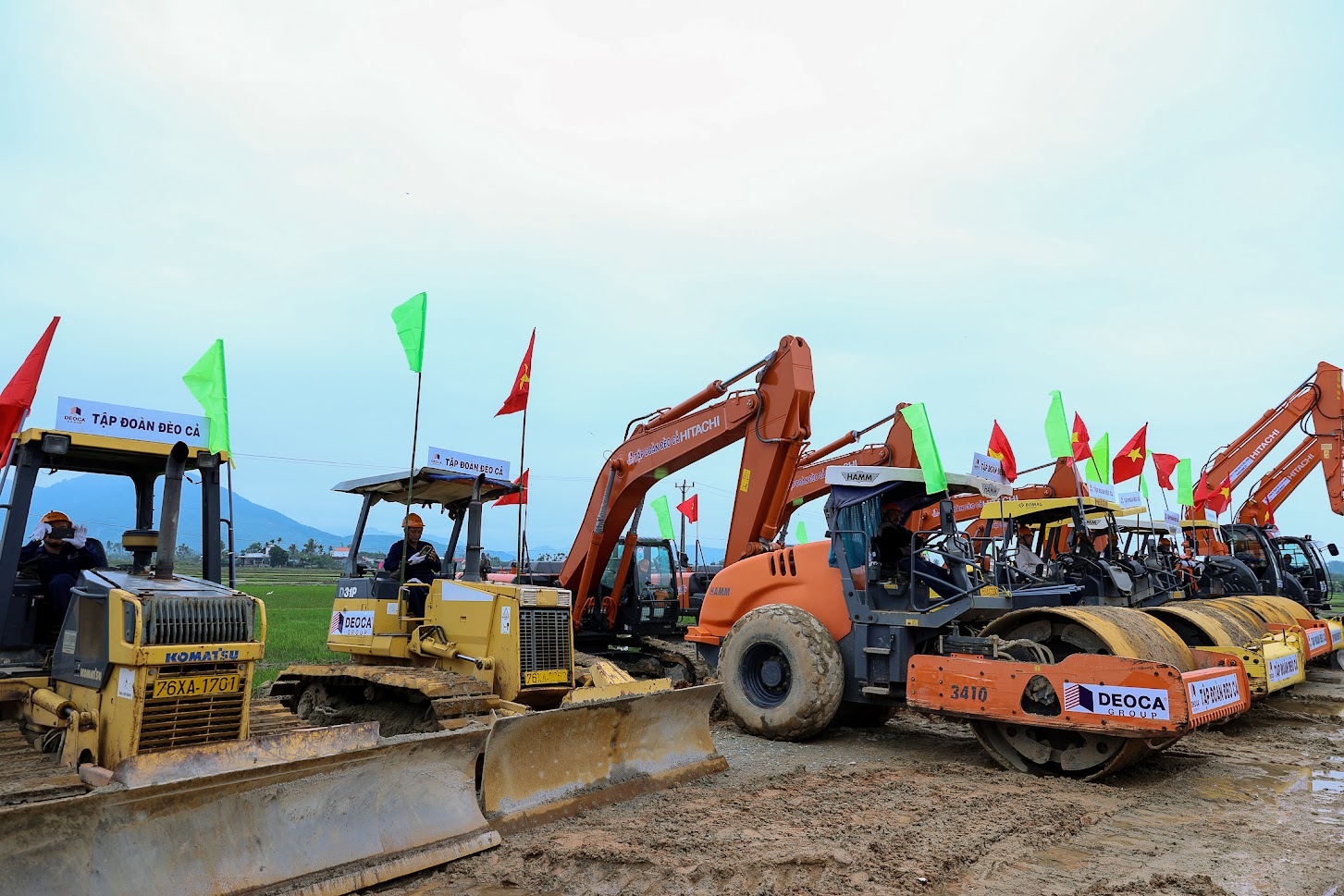 Thủ tướng phát lệnh khởi công đồng loạt 12 dự án cao tốc Bắc-Nam - Ảnh 6. Thủ tướng phát lệnh khởi công đồng loạt 12 dự án cao tốc Bắc-Nam - Ảnh 6.