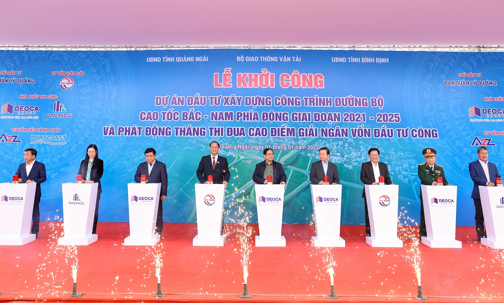 Thủ tướng phát lệnh khởi công đồng loạt 12 dự án cao tốc Bắc-Nam - Ảnh 4. Thủ tướng phát lệnh khởi công đồng loạt 12 dự án cao tốc Bắc-Nam - Ảnh 4.