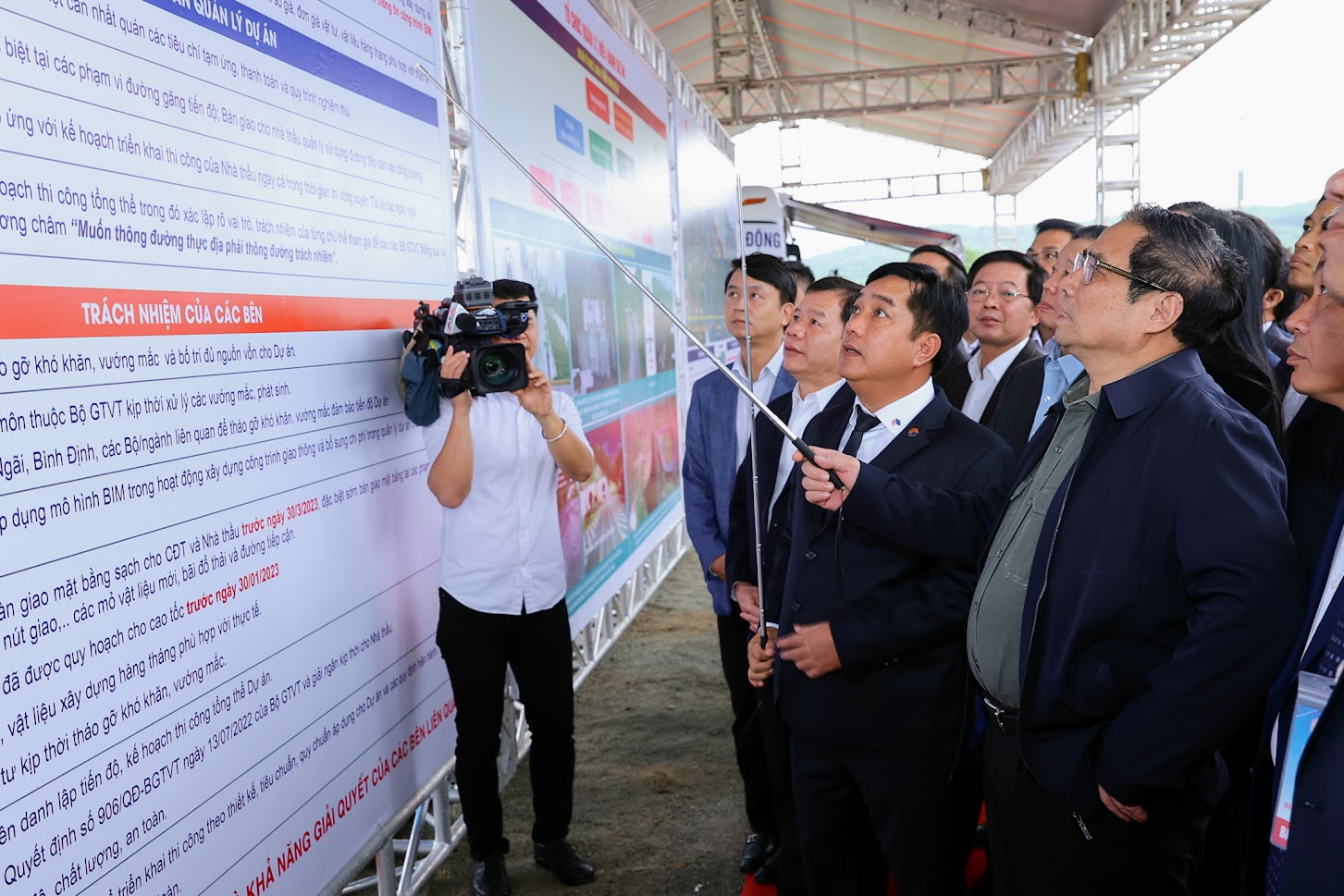Thủ tướng phát lệnh khởi công đồng loạt 12 dự án cao tốc Bắc-Nam - Ảnh 2. Thủ tướng phát lệnh khởi công đồng loạt 12 dự án cao tốc Bắc-Nam - Ảnh 2.